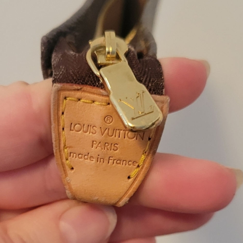 100% Authentic Louis Vuitton Pouch - Picture 10 of 10